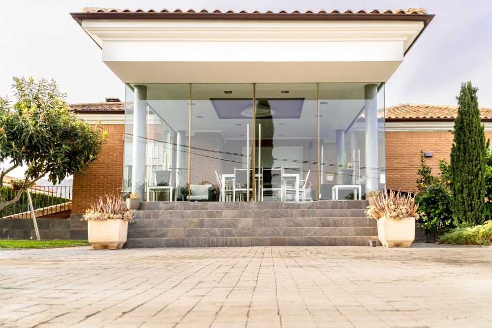 Ev Satarken Emlakçı Gerekli mi? Komisyon Ücreti ve Avantajlar