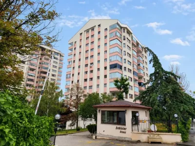 Ankara Çankaya Sancak Mahallesi Turan Güneş Bulvarı Şahinler Sitesi Satılık Daire İlan Kapak Görseli